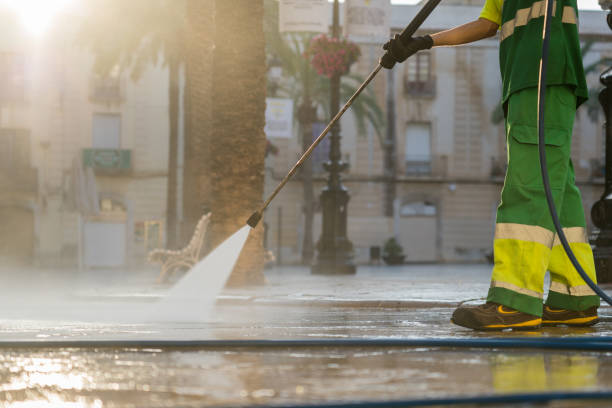 Best Commercial Pressure Washing  in Holyoke, MA